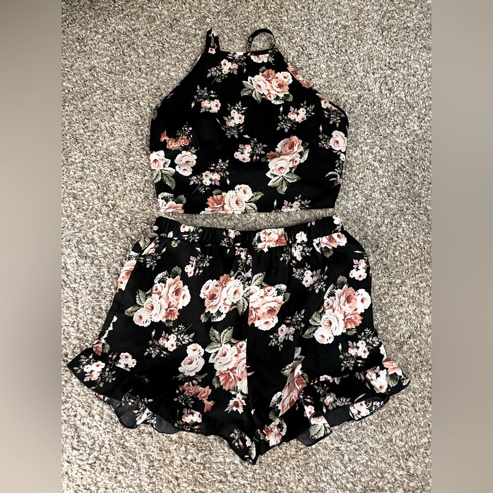 Zaful Black Rose Print Cropped Tank Top and Shorts Set S